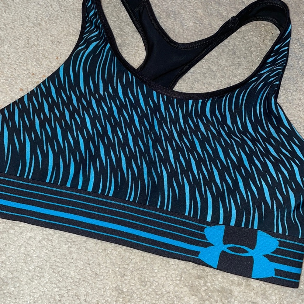 Cool pattern under armor sports bra